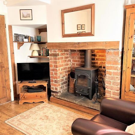 Pass The Keys Cosy Cottage With Views Over The Shropshire Hills 러들로 외부 사진