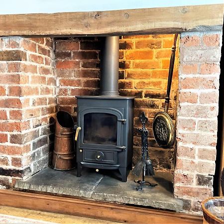 Pass The Keys Cosy Cottage With Views Over The Shropshire Hills 러들로 외부 사진