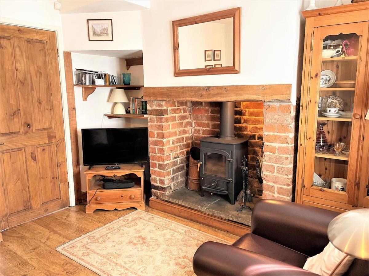 Pass The Keys Cosy Cottage With Views Over The Shropshire Hills 러들로 외부 사진